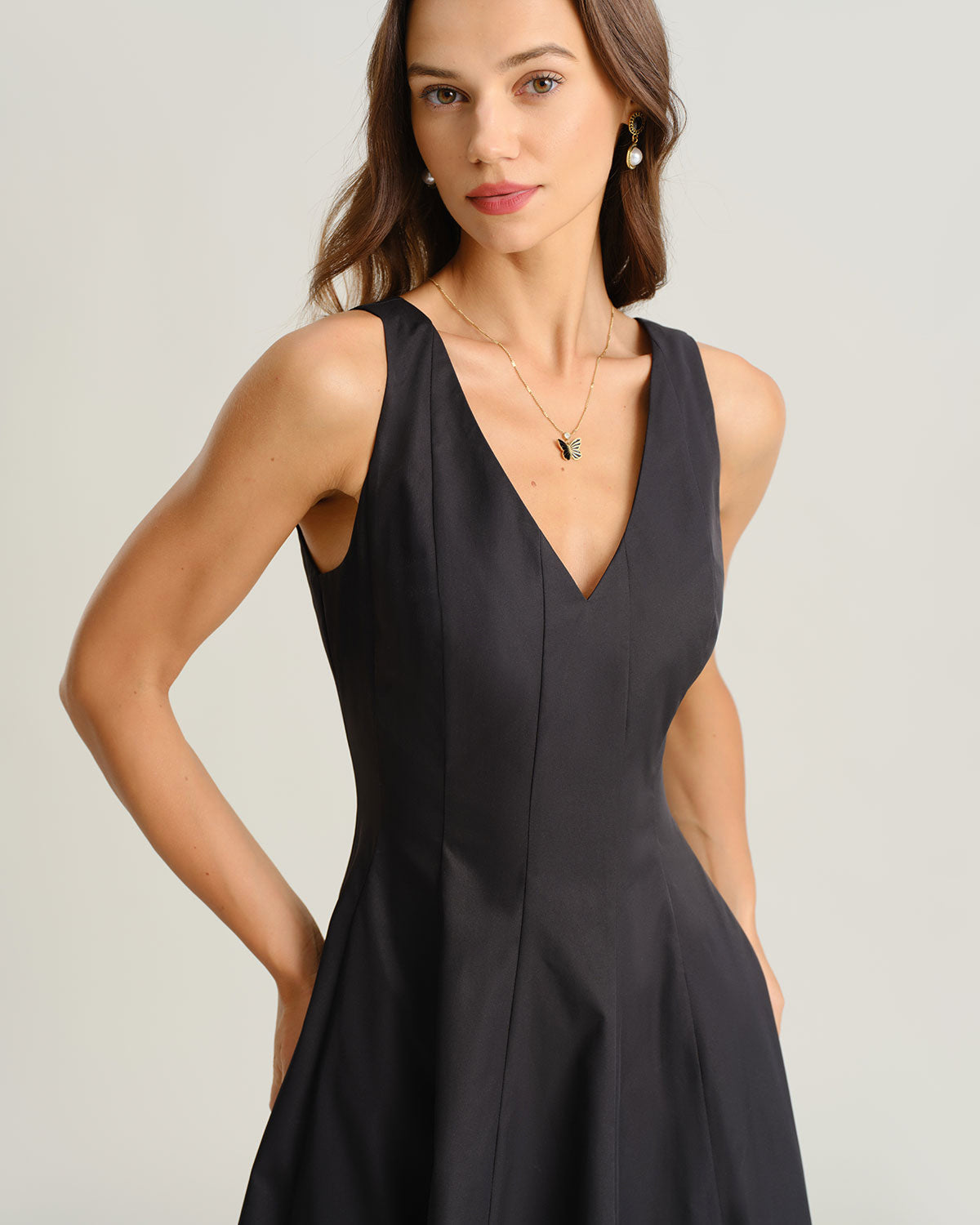 Black V Neck Sleeveless Midi Dress